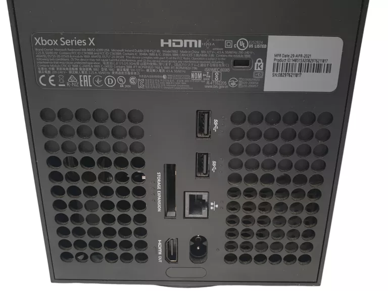 KONSOLA MICROSOFT XBOX SERIES X 1TB SSD RRT-00010 + PAD