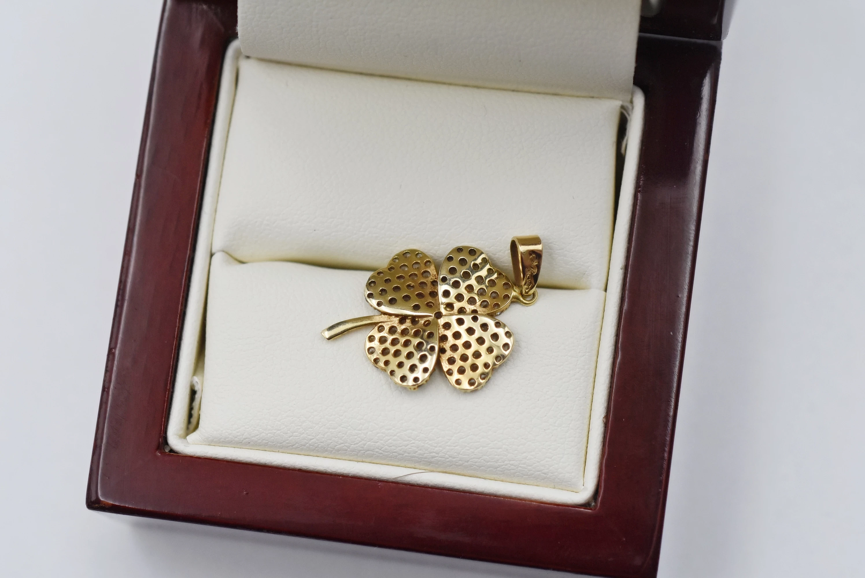 cudny-zloty-wisiorek-koniczynka-585-227g-3cm-15cm-rodzaj-wyrob-jubilerski