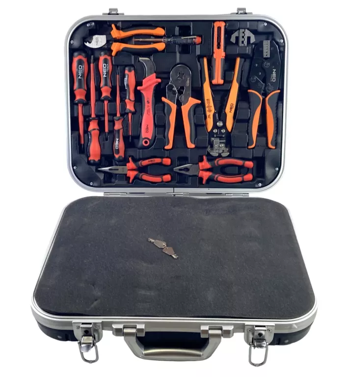 ZESTAW NARZĘDZI DLA ELEKTRYKA W WALIZCE NEO TOOLS 01-310 / 108 SZT KOMPLET