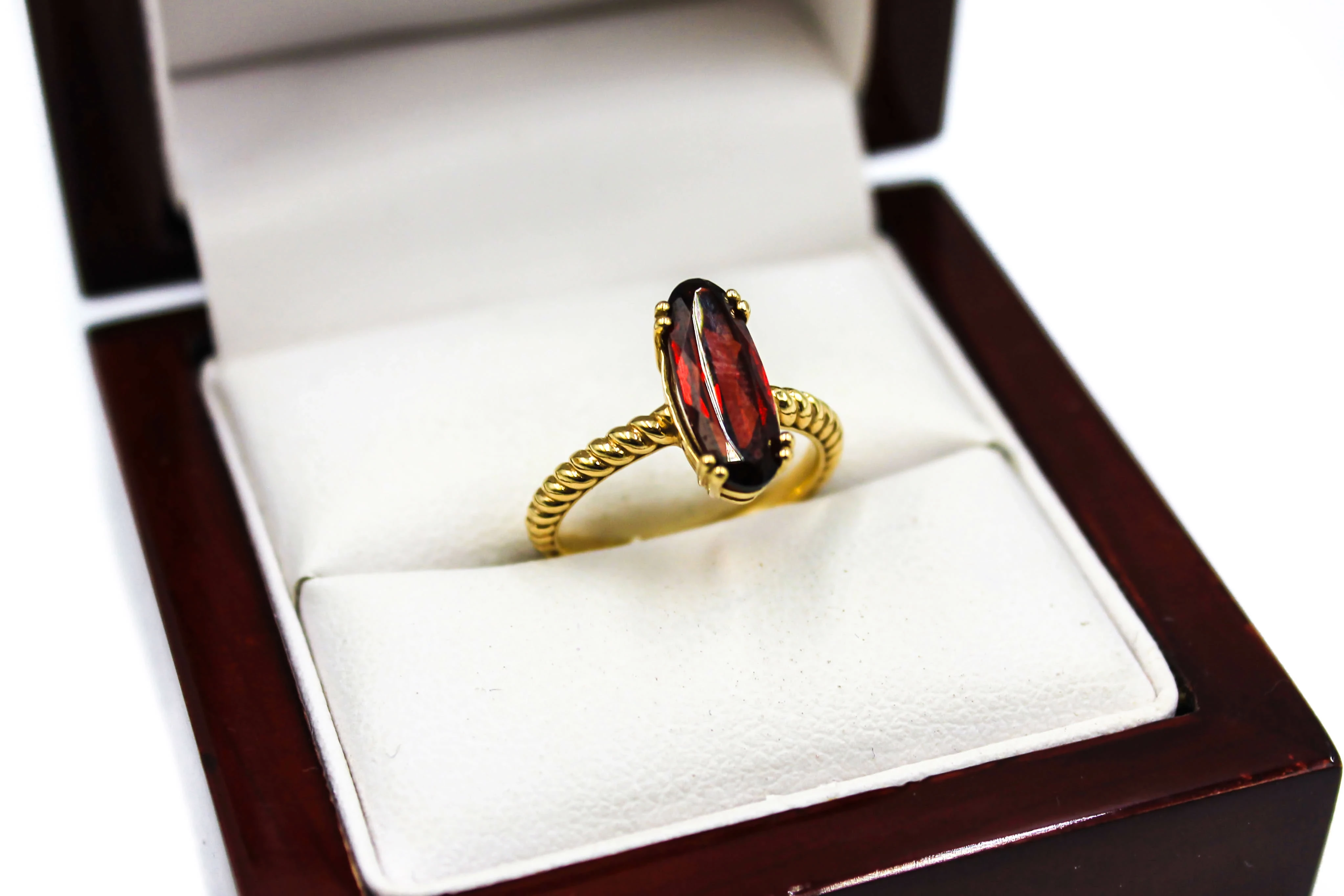 zloty-pierscionek-z-rubinem-295-g-r9-pl-zygmunta-starego-17-sc-grodzisk