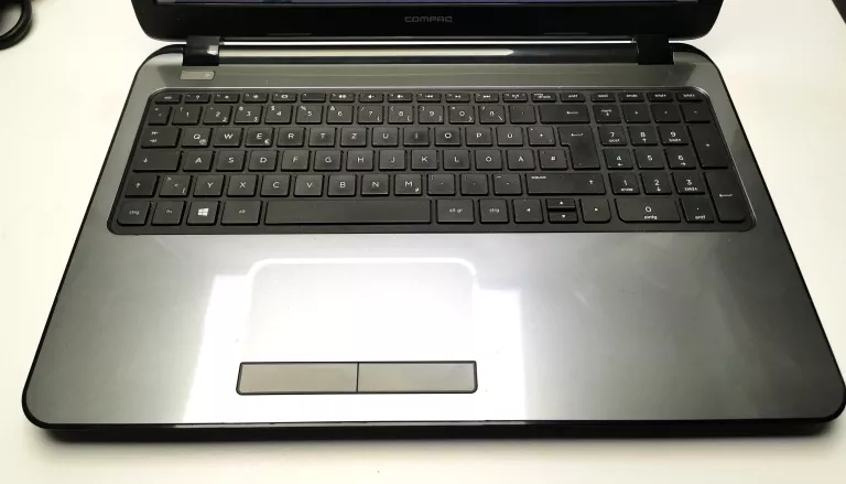 LAPTOP HP - COMPAQ 15 NOTEBOOK 4 GB / 500 GB AMD RADEON HD 8210 WIN10 HOME
