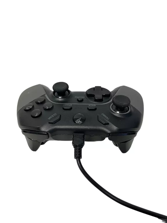 KONSOLA XBOX360 SLIM 250GB + KINECT + PAD