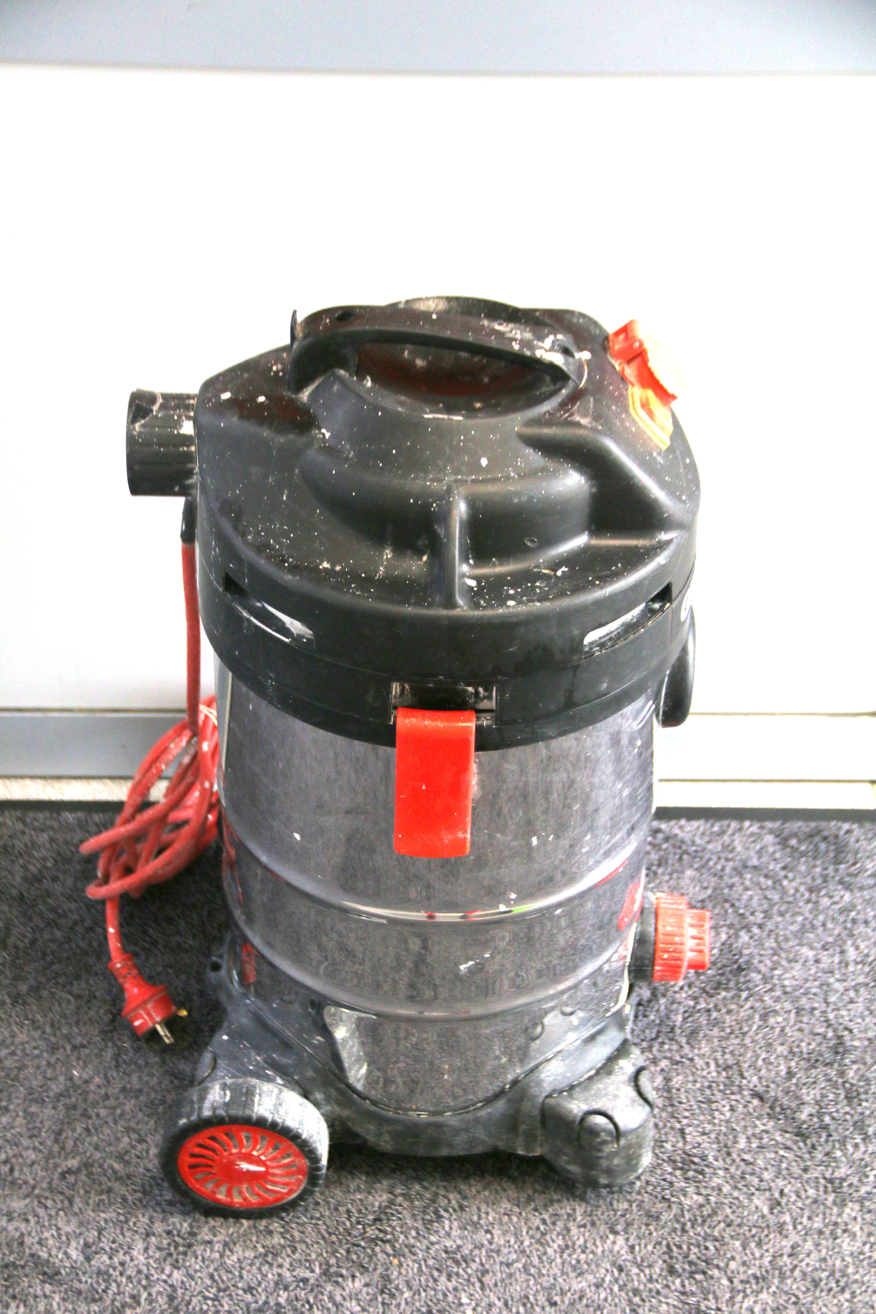 odkurzacz-graphite-59g607-stan-uzywany