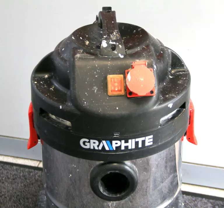 odkurzacz-graphite-59g607-pojemnosc-zbiornika-3000