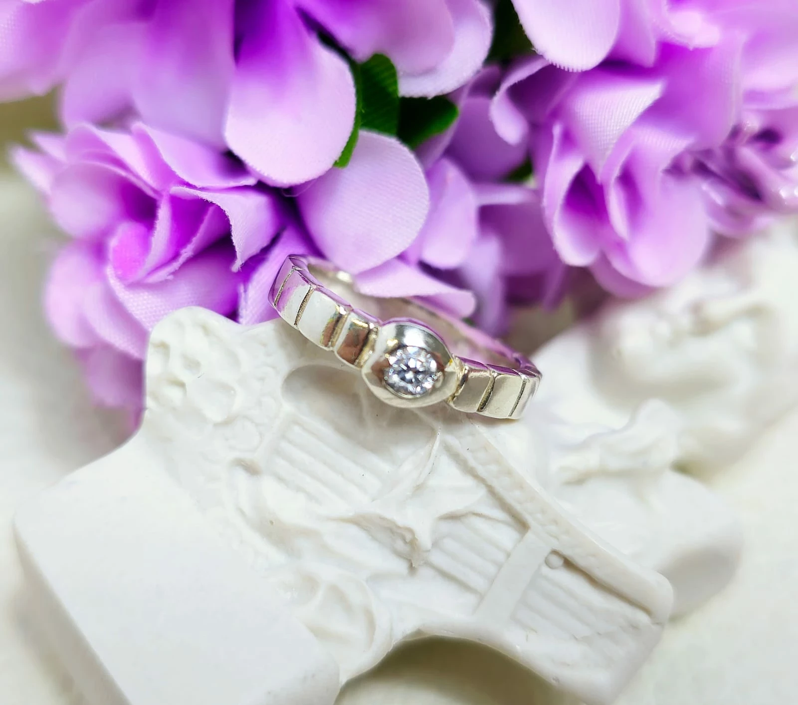 elegancki-prosty-srebrny-pierscionek-zlobienia-cyrkonia-p925-302g-r10-ean-gtin-5715336119795