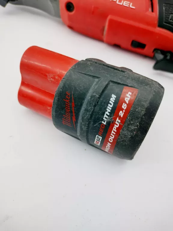 KLUCZ / GRZECHOTKA UDAROWA MILWAUKEE M12 FHIR38-0 4933478172