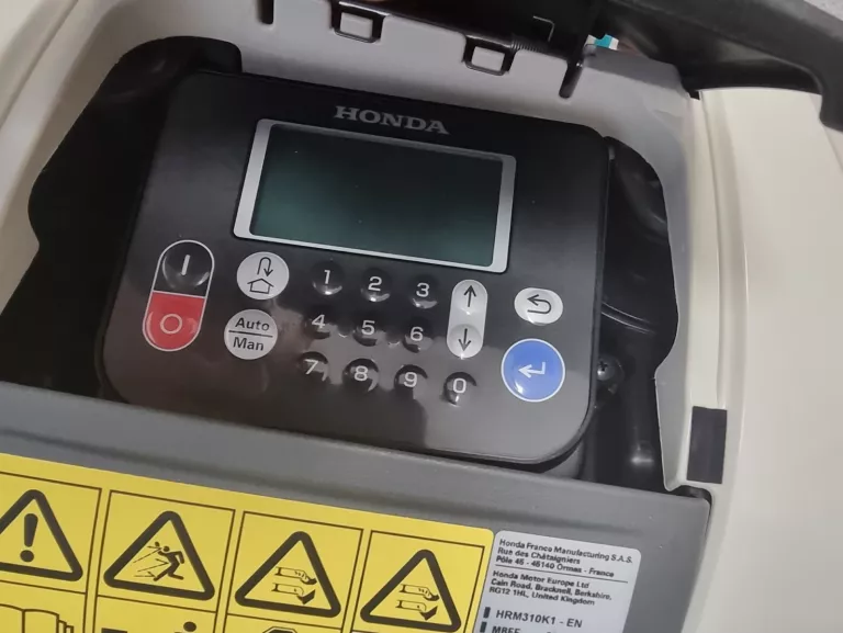 ROBOT KOSZĄCY HONDA MIIMO HRM 310