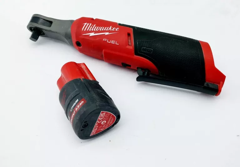 KLUCZ / GRZECHOTKA UDAROWA MILWAUKEE M12 FHIR38-0 4933478172