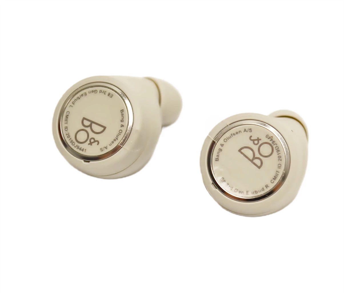 sluchawki-bang-olufsen-beoplay-e8-3rd-gen-komplet-material-203673-364073