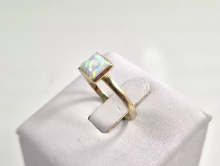 nienoszony-zloty-pierscionek-p585-137g-r19-waga-080