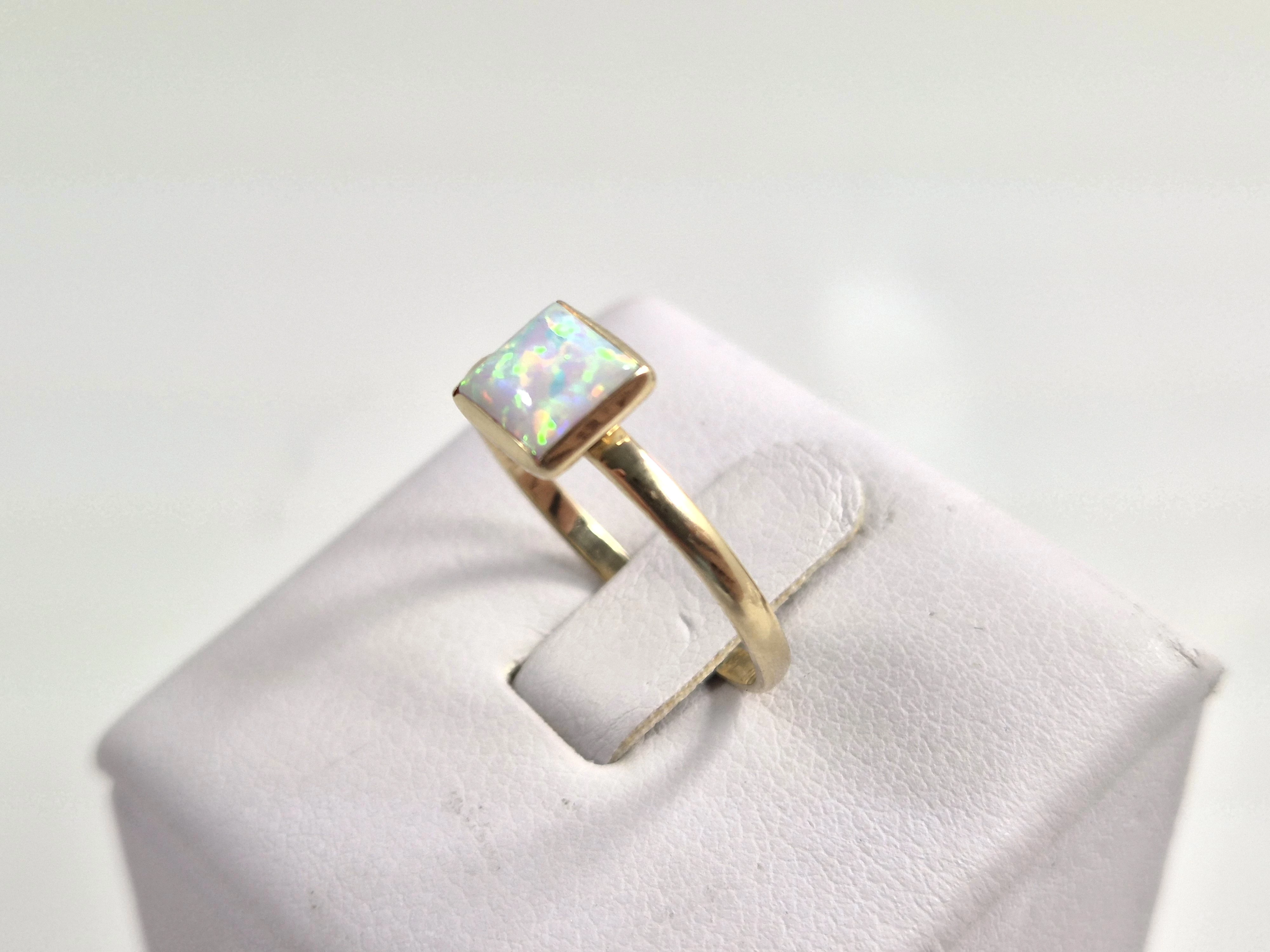 nienoszony-zloty-pierscionek-p585-137g-r19-kolor-dominujacy-205826-225106