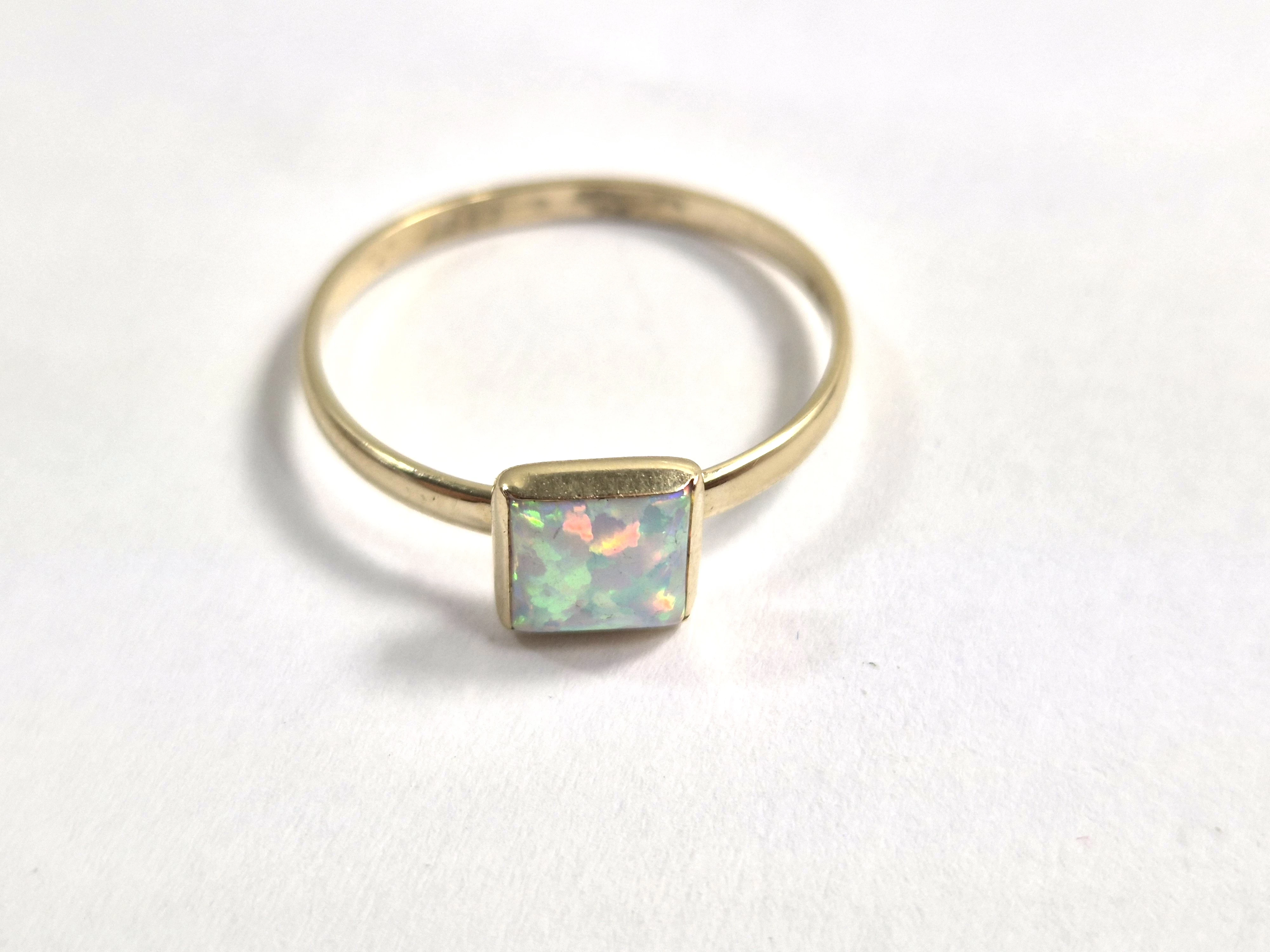 nienoszony-zloty-pierscionek-p585-137g-r19-rodzaj-2205-1