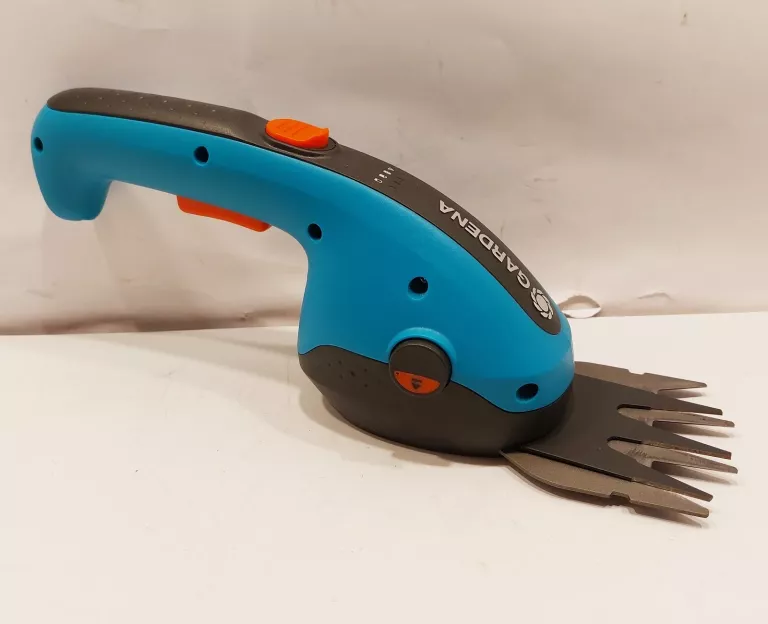 NOŻYCE DO TRAWY AKUMULATOROWE GARDENA 3.6V