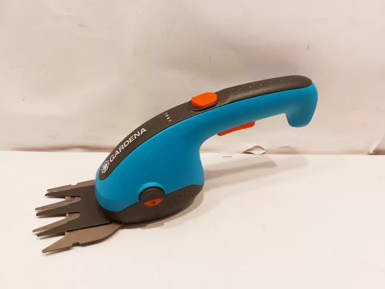 NOŻYCE DO TRAWY AKUMULATOROWE GARDENA 3.6V