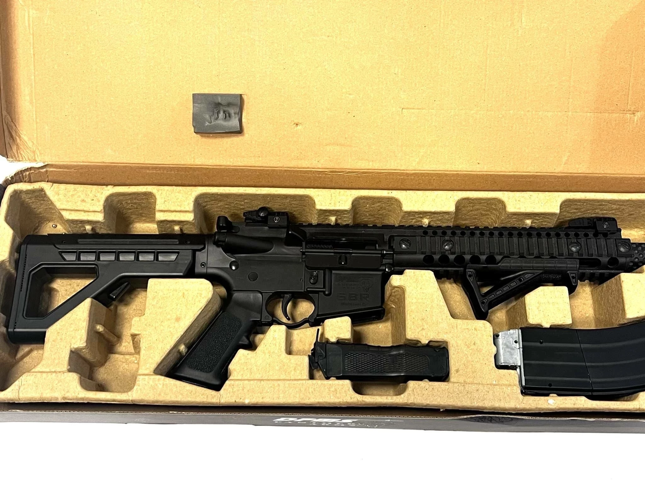 wiatrowka-crosman-panther-arms-dpms-sbr-full-auto-kolimator-opis-marka-crosman