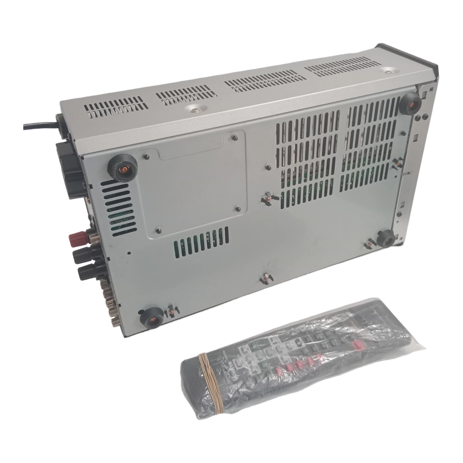 amplituner-yamaha-rx-e600-21-srebrny-glosniki-yamaha-ns-bp200-pilot-kbl-kolor-srebrny