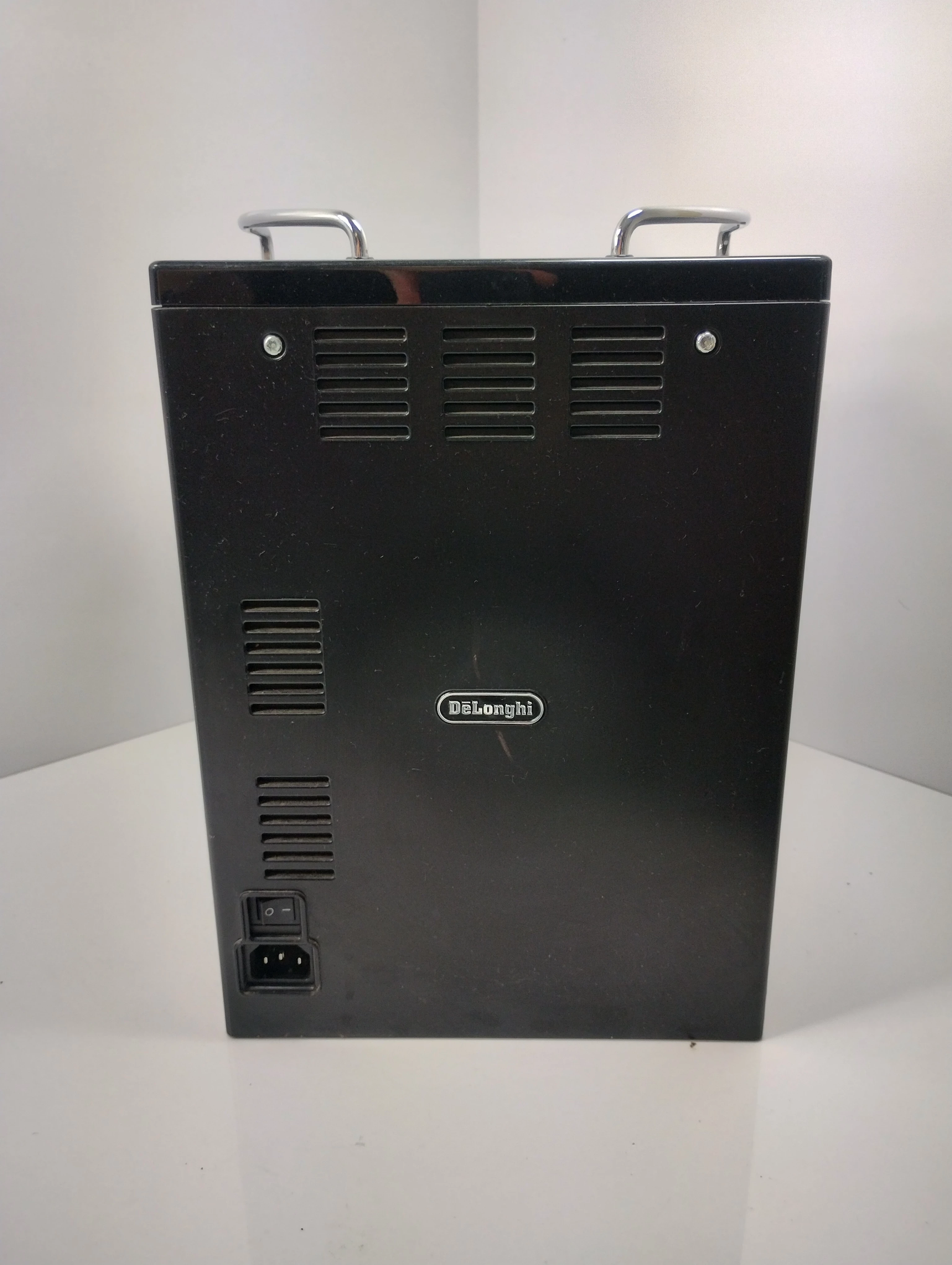 kolbowy-ekspres-cisnieniowy-delonghi-ec-820b-1450-w-czarny-kod-producenta-ec-820b