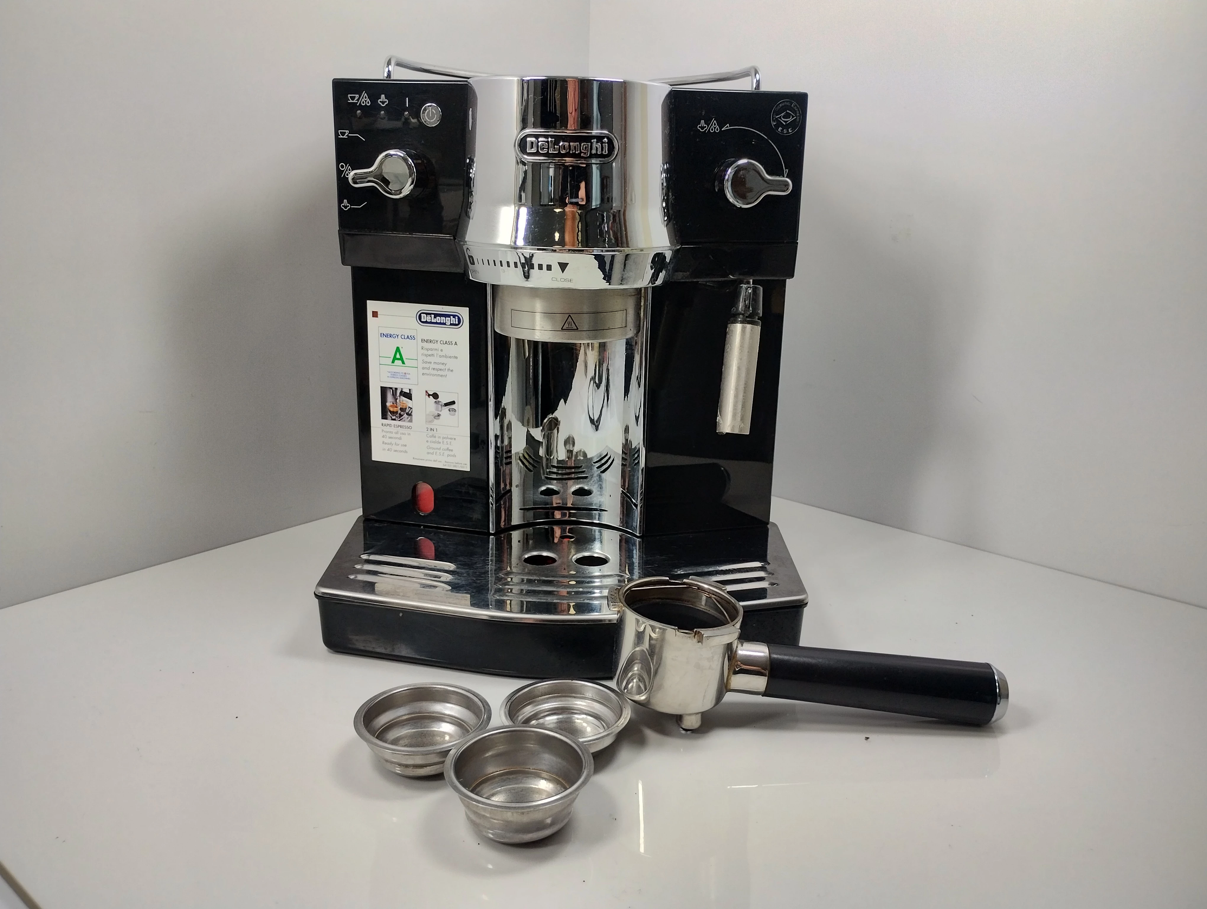 kolbowy-ekspres-cisnieniowy-delonghi-ec-820b-1450-w-czarny-armii-krajowej-12-pyskowice