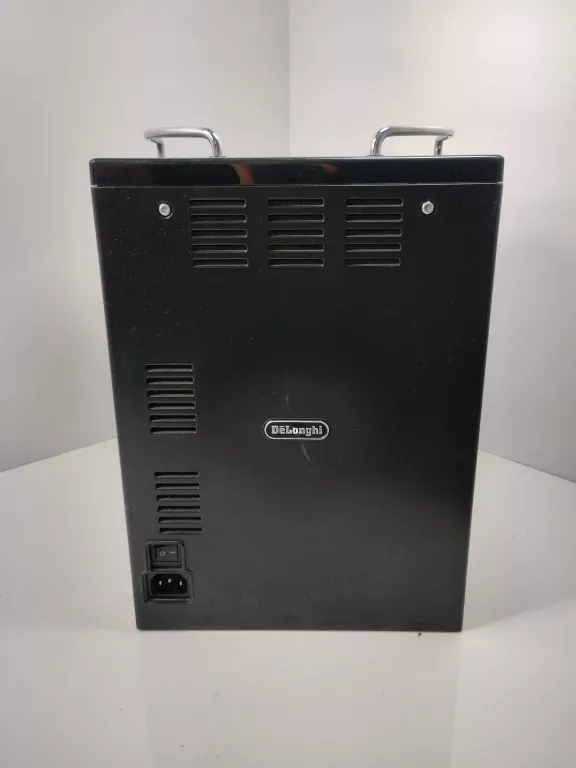 kolbowy-ekspres-cisnieniowy-delonghi-ec-820b-1450-w-czarny-kod-producenta-ec-820b
