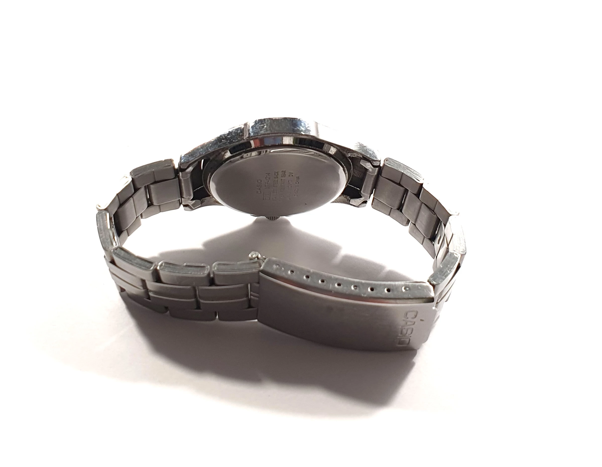 zegarek-casio-mtp-1214-funkcje-wodoszczelny