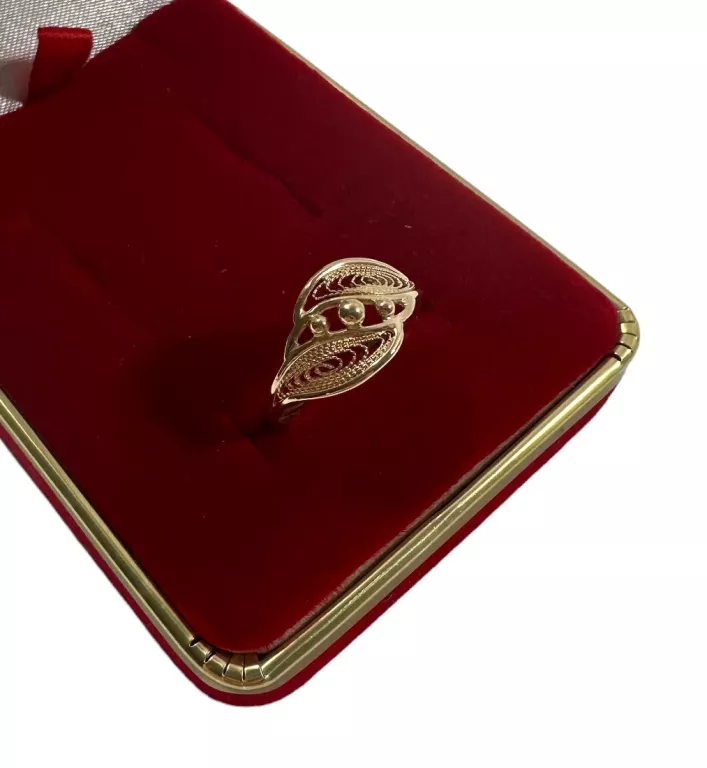 ciekawy-zloty-pierscionek-proby-585-r-16-stan-uzywany