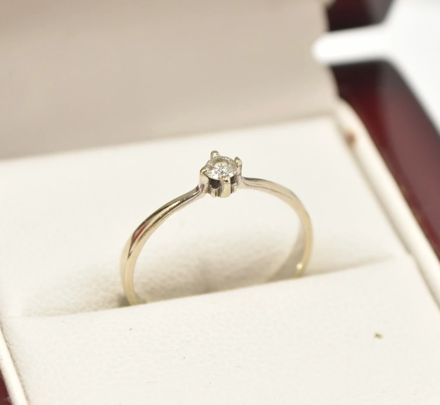 zloty-pierscionek-z-diamentem-585-r12-125g-targowa-72-warszawa