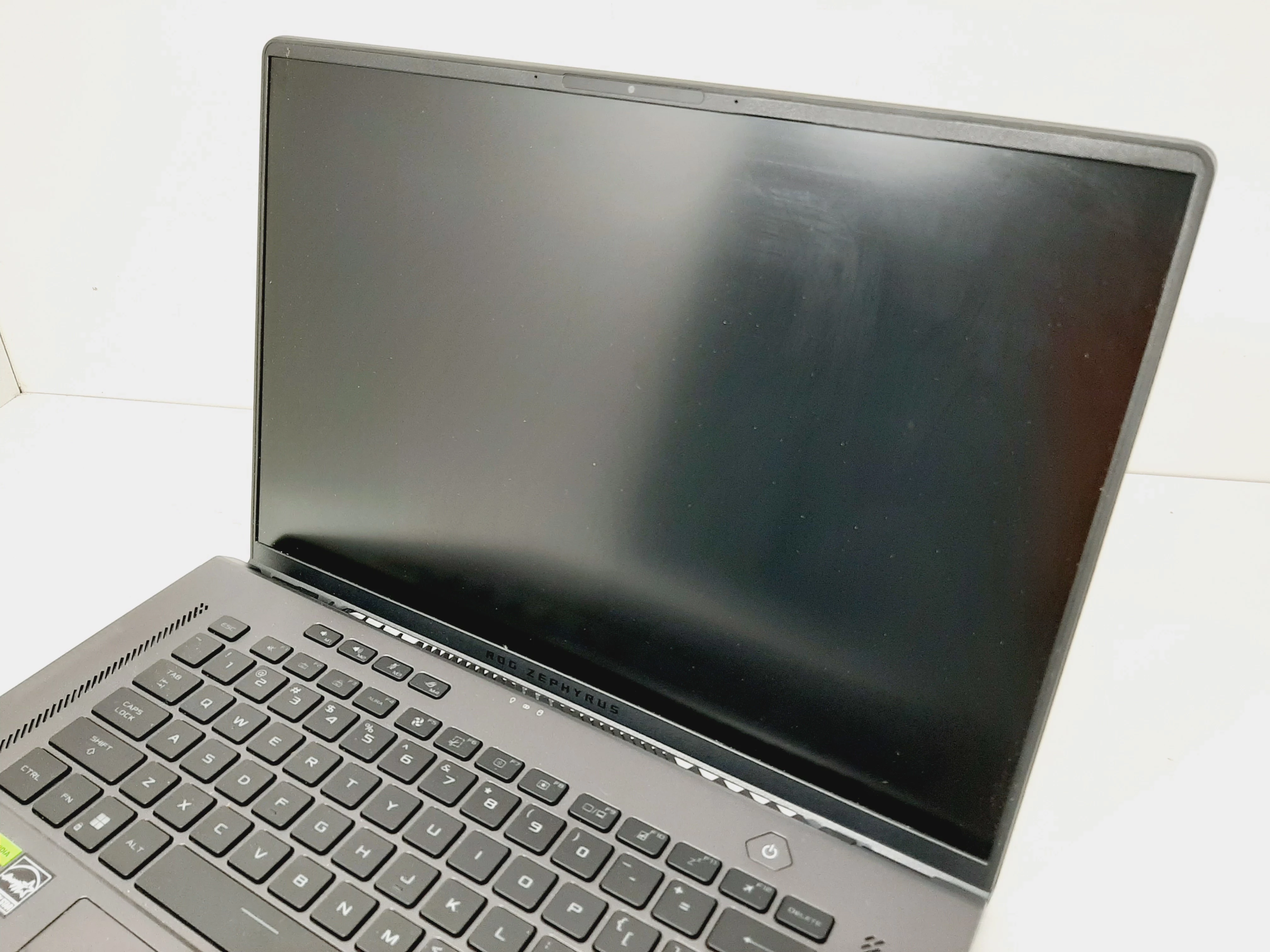 asus-rog-zephyrus-g16-gu603-i7-13620h-16512-gb-rtx-4060-seria-procesora-4366-10