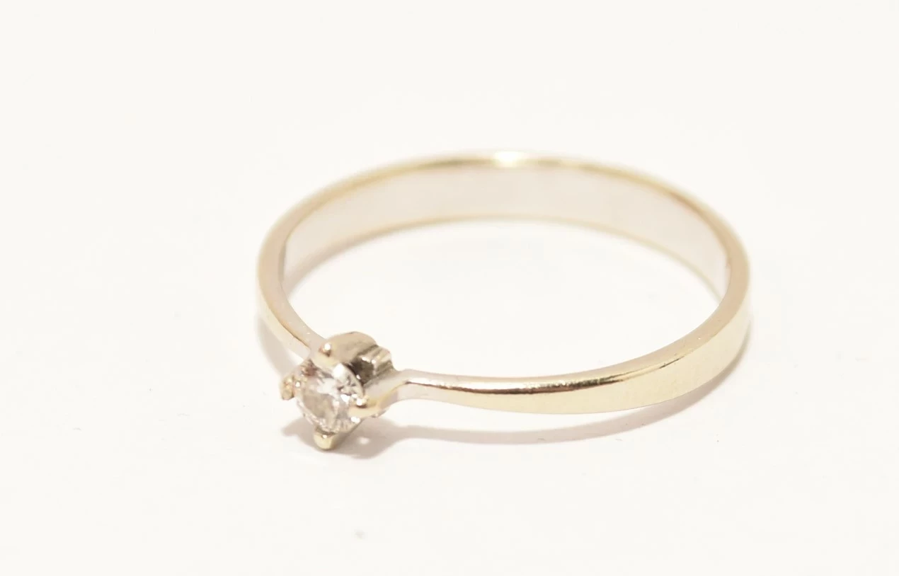 zloty-pierscionek-z-diamentem-585-r12-125g-rodzaj-wyrob-jubilerski