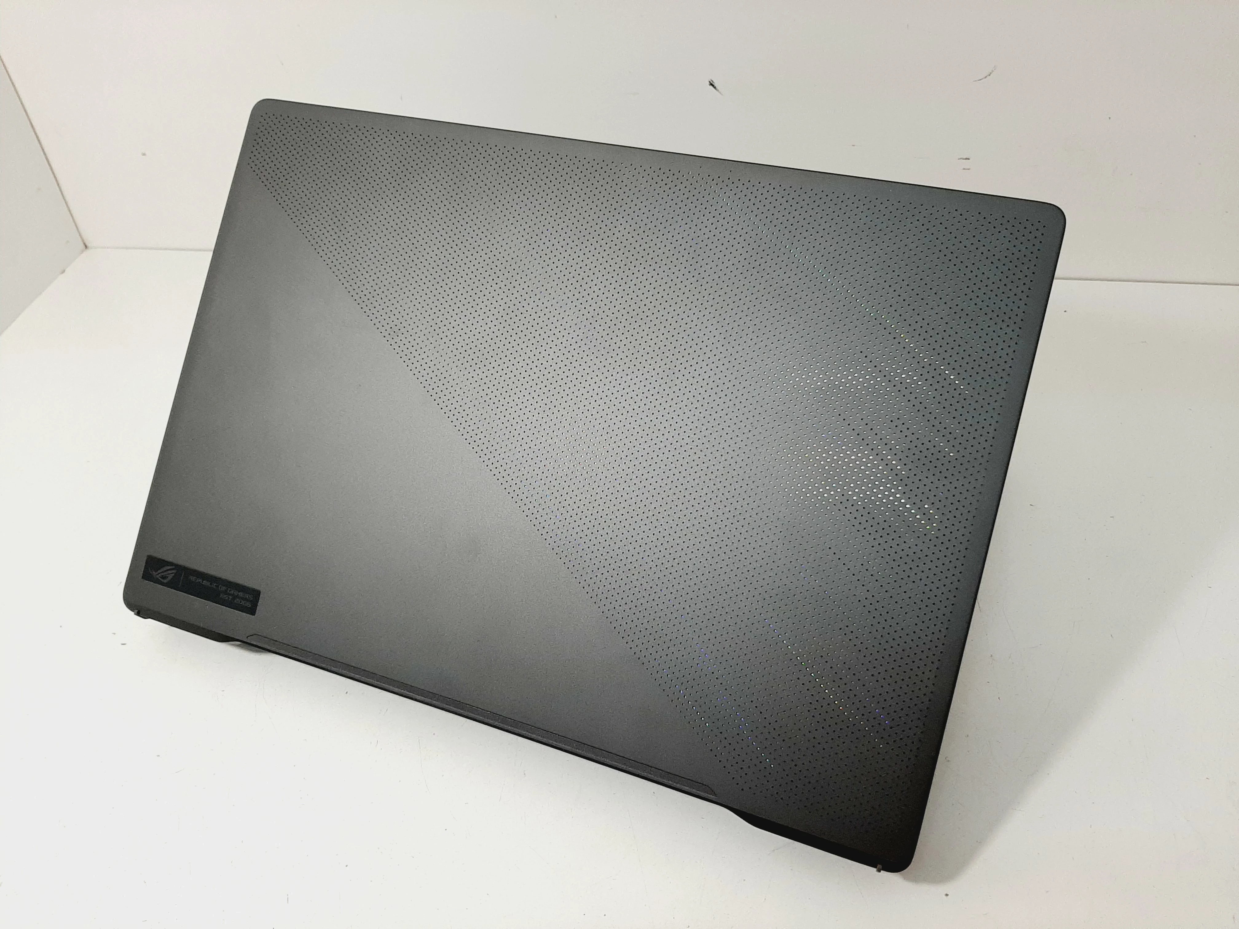 asus-rog-zephyrus-g16-gu603-i7-13620h-16512-gb-rtx-4060-typ-dysku-twardego-128550-2