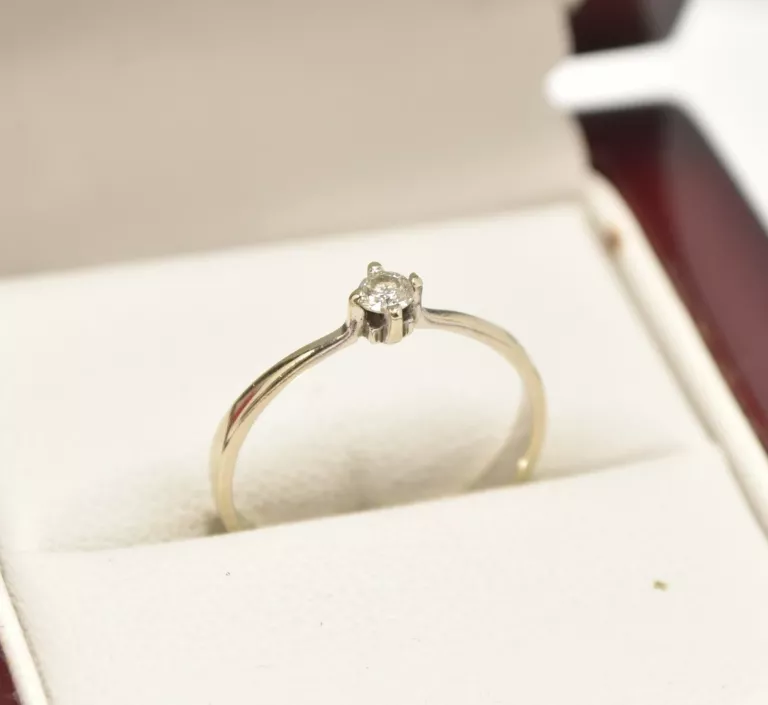 zloty-pierscionek-z-diamentem-585-r12-125g-targowa-72-warszawa