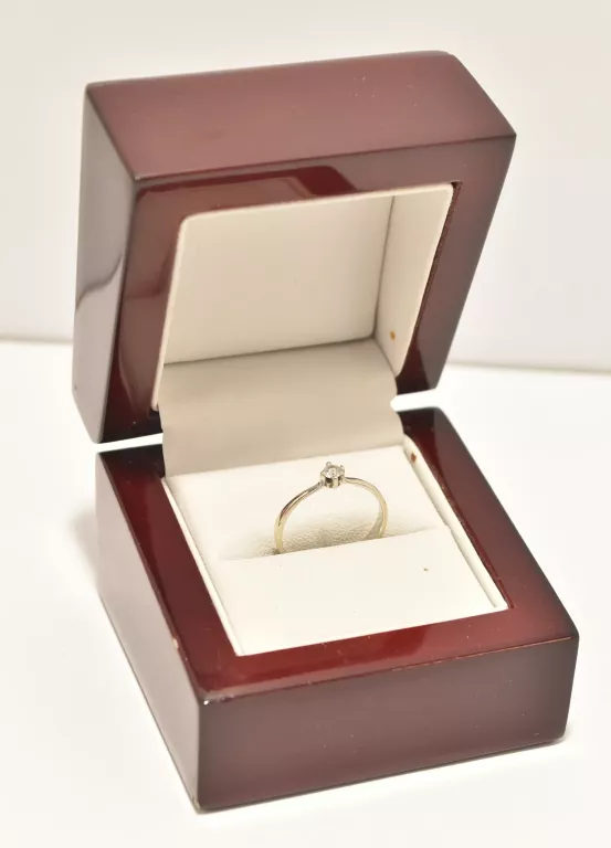 ZŁOTY PIERŚCIONEK Z DIAMENTEM [585 R:12 1,25G]