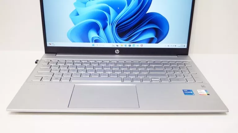 LAPTOP HP PAVILION 15-EG1103NW MYSZ ŁADOWARKA