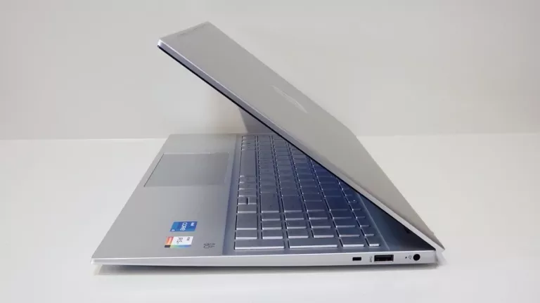 LAPTOP HP PAVILION 15-EG1103NW MYSZ ŁADOWARKA