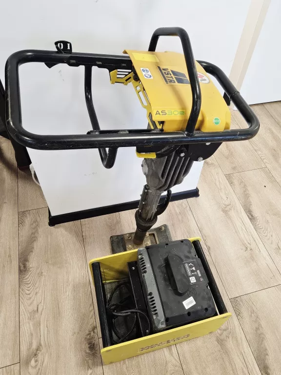 UBIJAK ELEKTRYCZNY WACKER NEUSON AS 30 E 6" 41,4KG