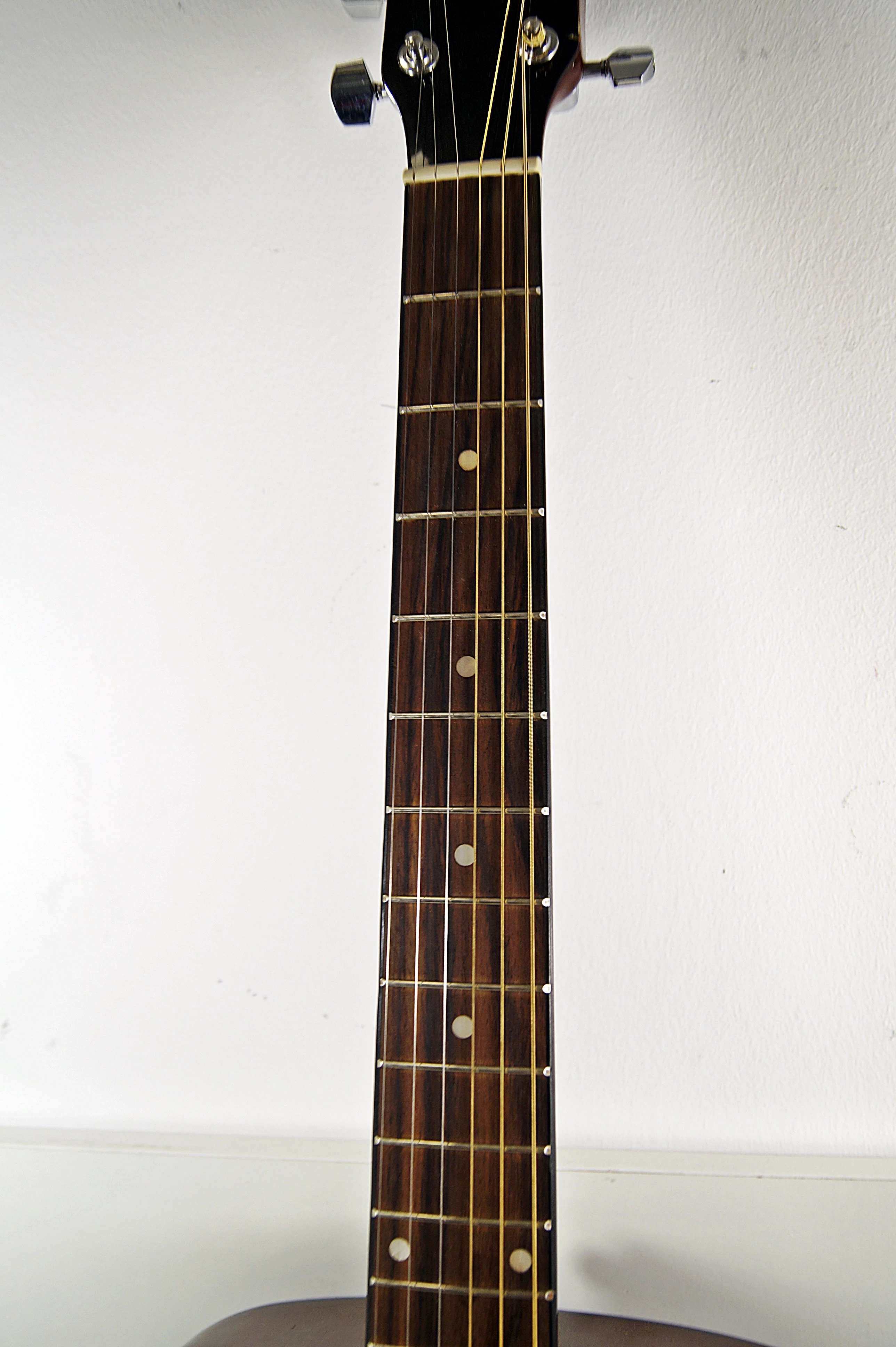 gitara-akustyczna-ibanez-v50njp-nt-3u-03-rodzaj-pudla-dreadnought-western