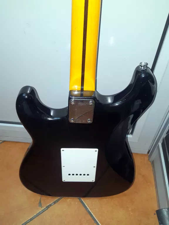 gitara-fender-elektryczna-plwolnosci-3-5-sj-namyslow