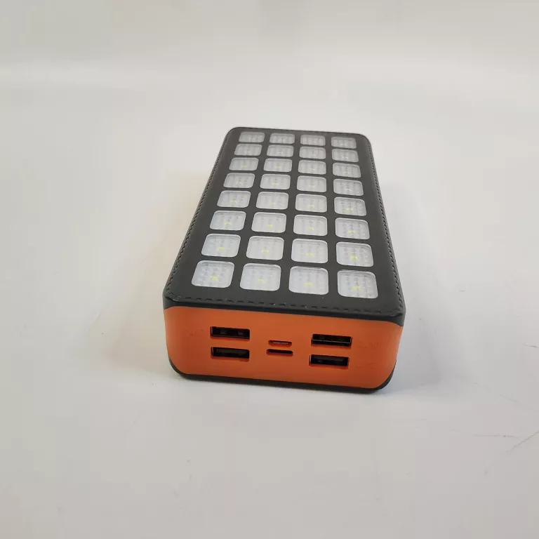 powerbank-wodoodporny-solarny-30000-latarka-mocna-ps-900-pojemnosc-akumulatora-30000
