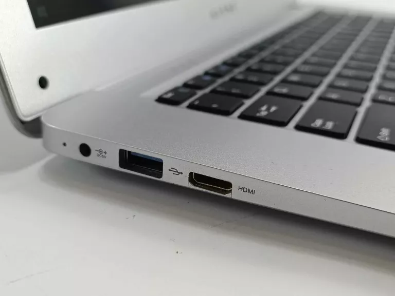 LAPTOP KIANO SLIMNOTE 14.1 14,1 " INTEL ATOM 4 GB / 32 GB