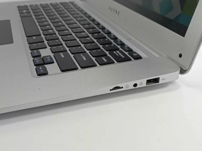 LAPTOP KIANO SLIMNOTE 14.1 14,1 " INTEL ATOM 4 GB / 32 GB