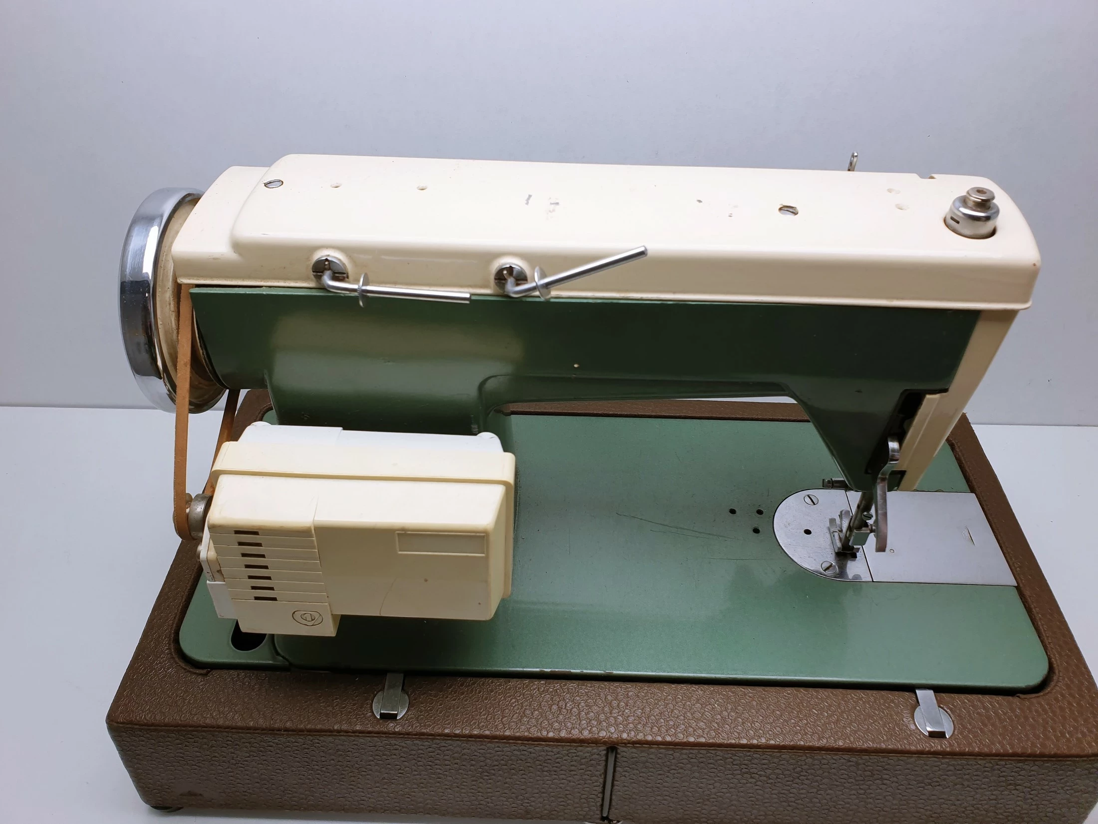 maszyna-do-szycia-lucznik-413-walizka-stan-11323-253806