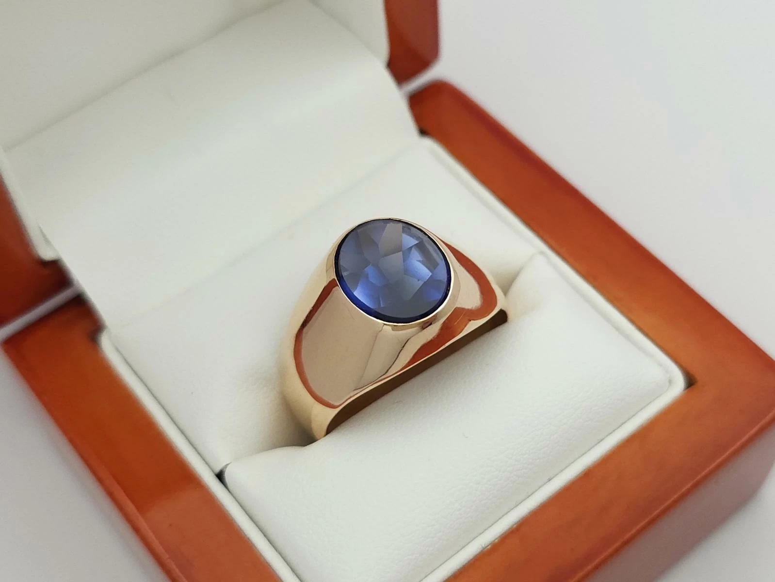 piekny-zloty-sygnet-z-niebieskim-kamieniem-585-14k-r28-979g-proba-zlota-585