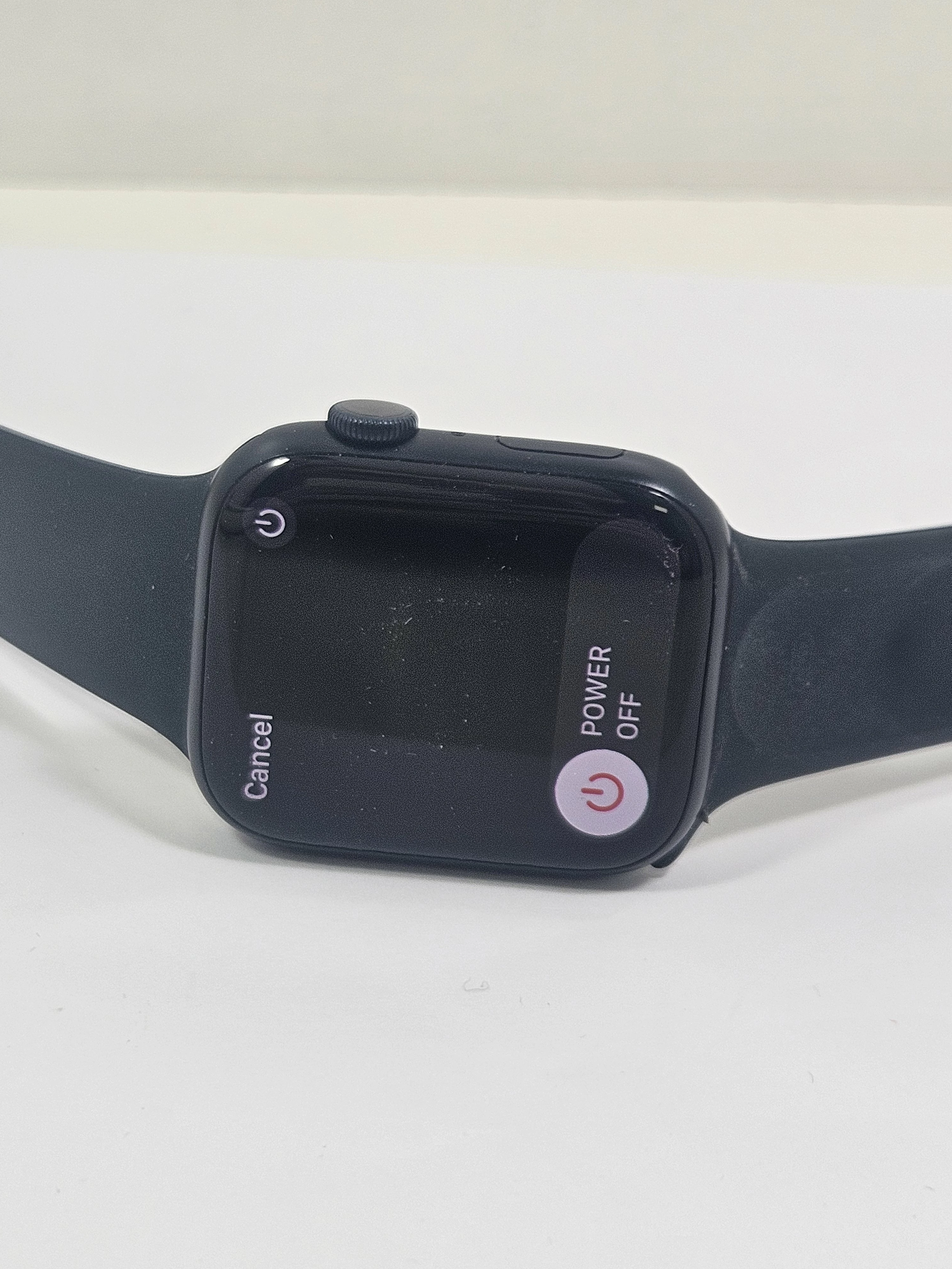 apple-watch-series-8-gps-45mm-komplet-zlacza-212938-16