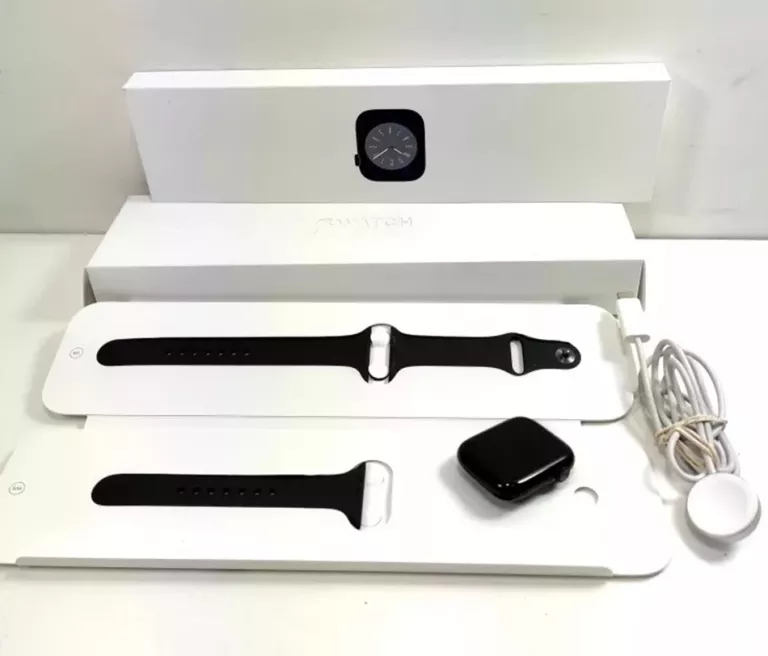APPLE WATCH SERIES 8 GPS 45MM KOMPLET
