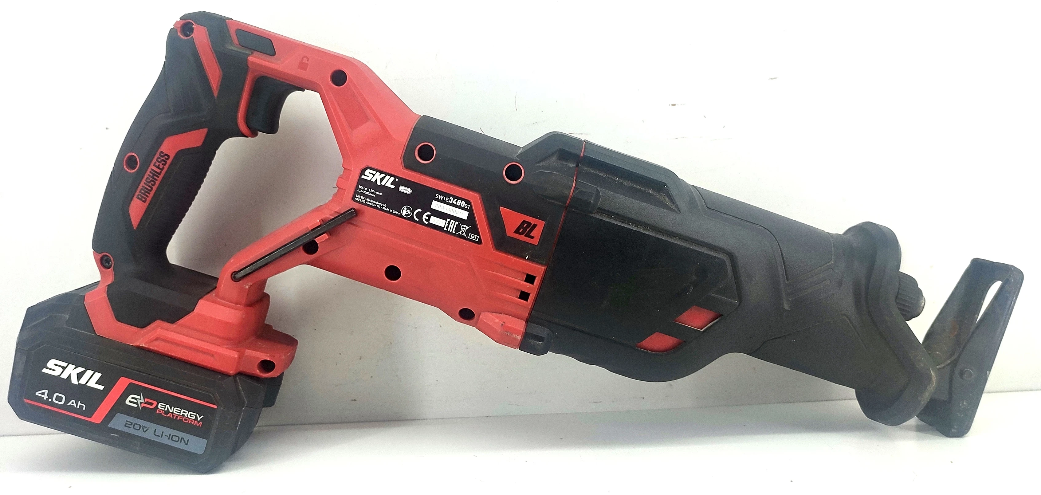 pila-szablasta-skil-akumulatorowa-4ah-marka-skil