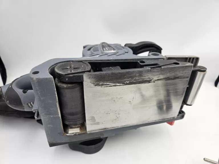 SZLIFIERKA TAŚMOWA 800W GRAPHITE 59G394