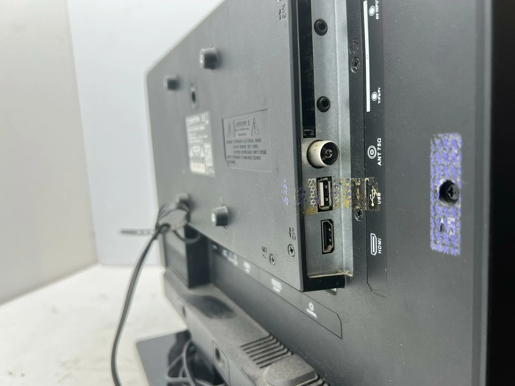 telewizor-manta-19-cali-led1903-przekatna-ekranu-cale-19