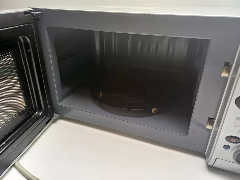 KUCHENKA MIKROFALOWA PANASONIC NN-J125 1100W
