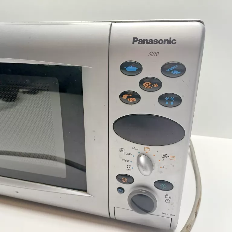 KUCHENKA MIKROFALOWA PANASONIC NN-J125 1100W