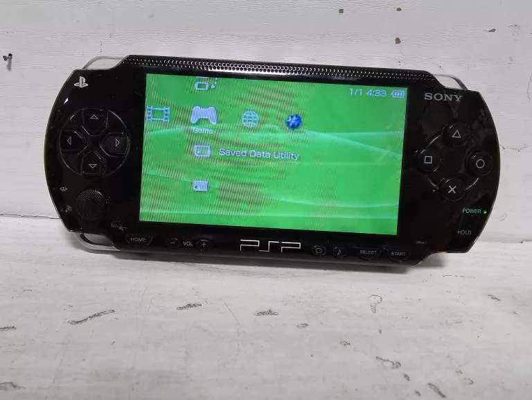 PSP SONY + POKROWIEC + GRY