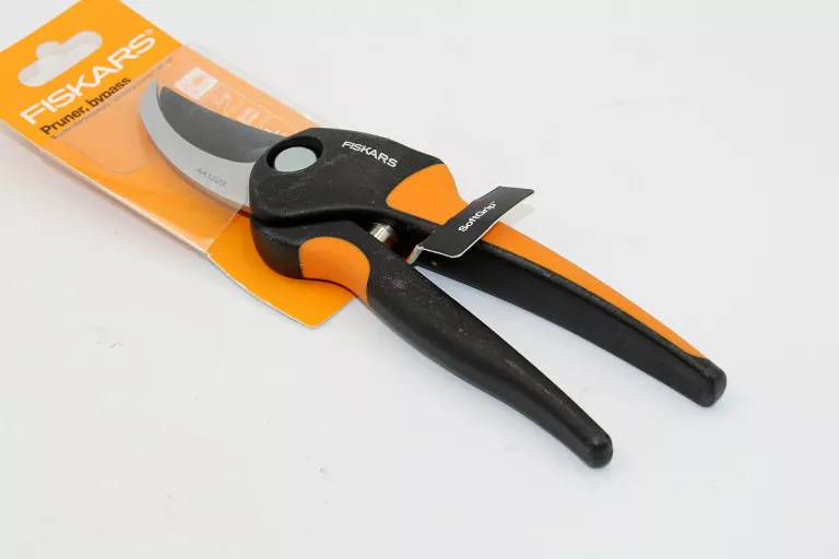RĘCZNY SEKATOR NOŻYCOWY FISKARS AA1223